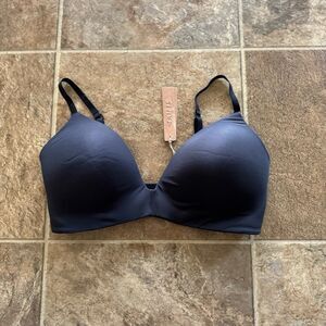 Skims Body Wireless Lightly Lined Bra Onyx Size 34D